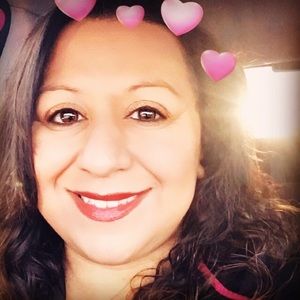 Meet your Posher, Desiree